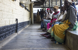 Bildet viser pasienter på sykehuset Karanda, Zimbabwe