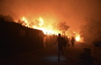 Brann i Moria-leiren, Hellas