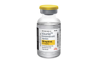 Bildet viser en flaske med Alzheimers-legemiddelet Kisunla