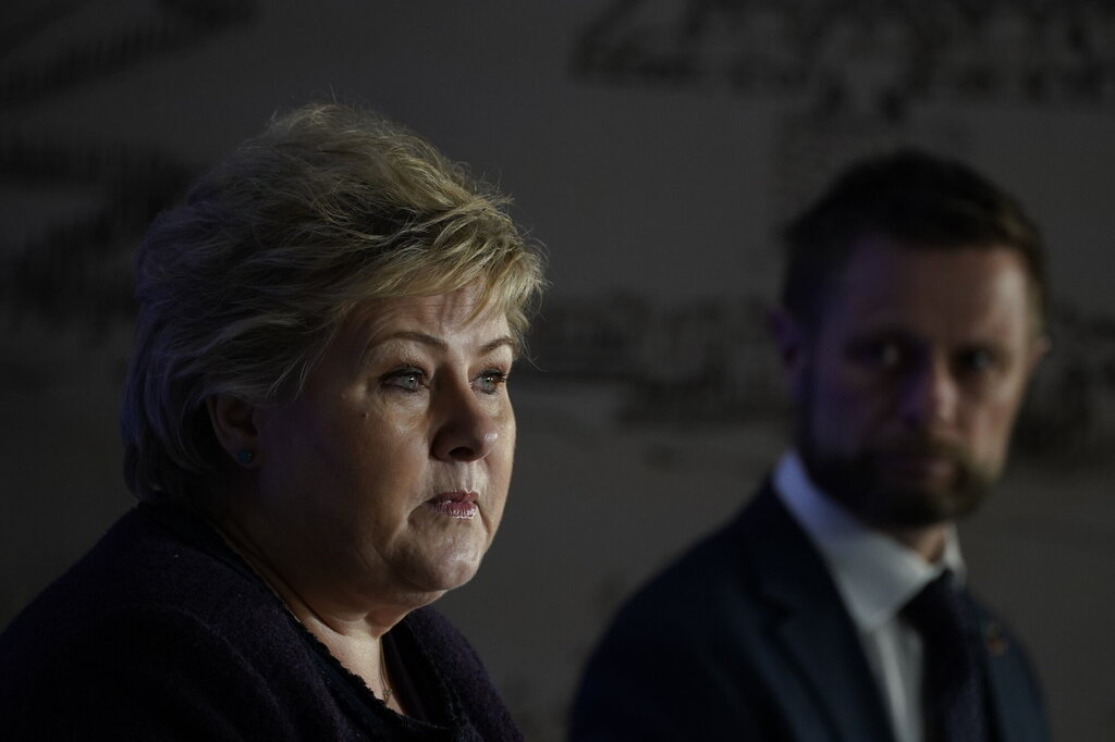 Bildet viser Erna Solberg og Bent Høie.