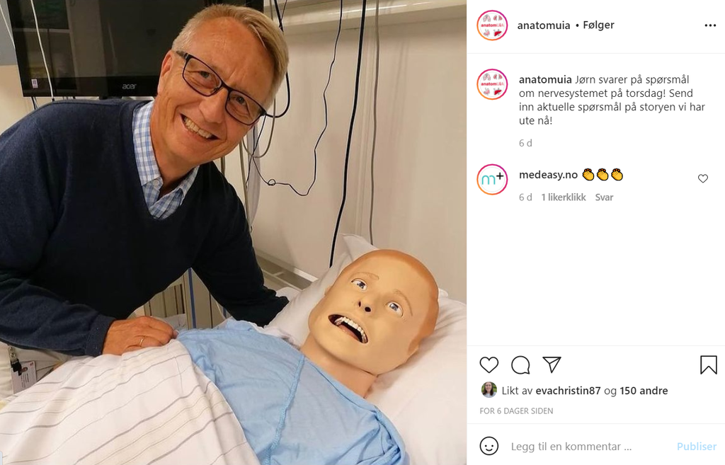 Bildet viser en skjermdump fra Instagram, der Jørn Hustad står sammen med en øvingsdukke.