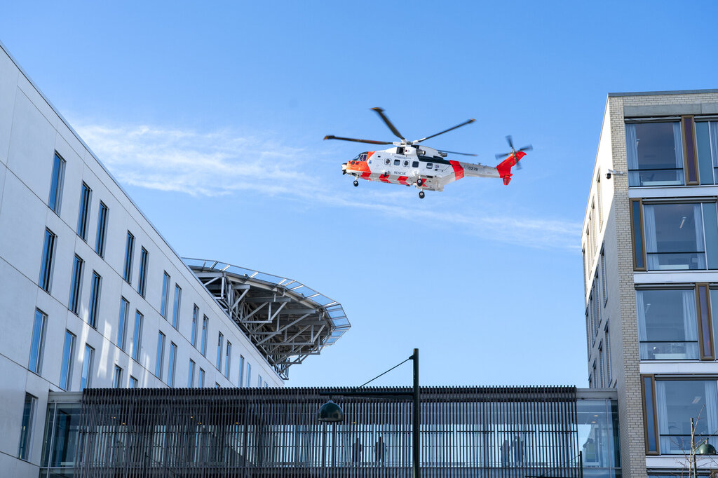 Tester helikopterlanding ved St. Olavs hospital