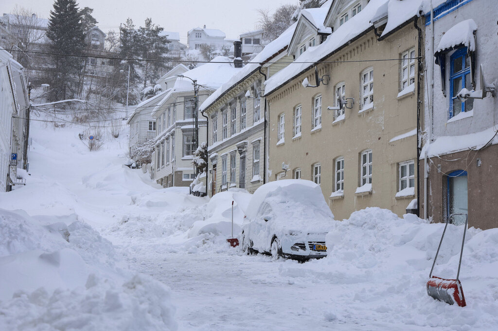 Bildet viser snøkaos i Arendal