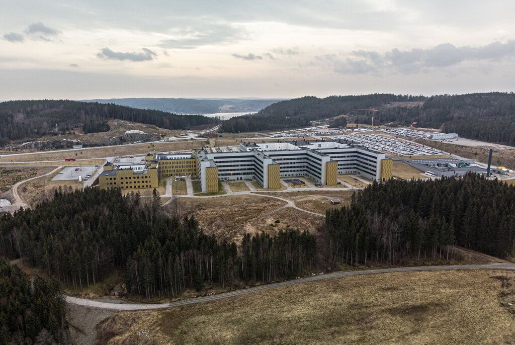 Bildet er et dronebilde av Sykehuset Østfold på Kalnes