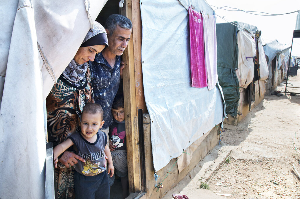 Syrisk familie på fire i flyktningleir nord i Libanon.