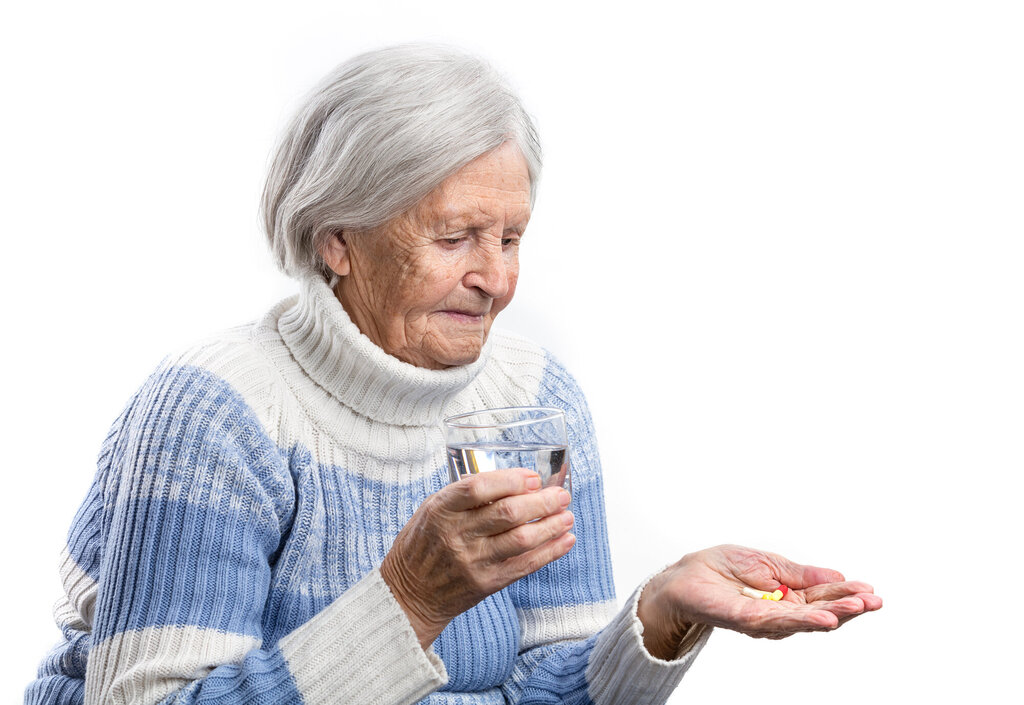 BEDRE LIV: Eldre kan få økt livskvalitet og livslengde når de får gode medisiner som blir brukt på riktig måte. Illustrasjonsfoto: Colourbox