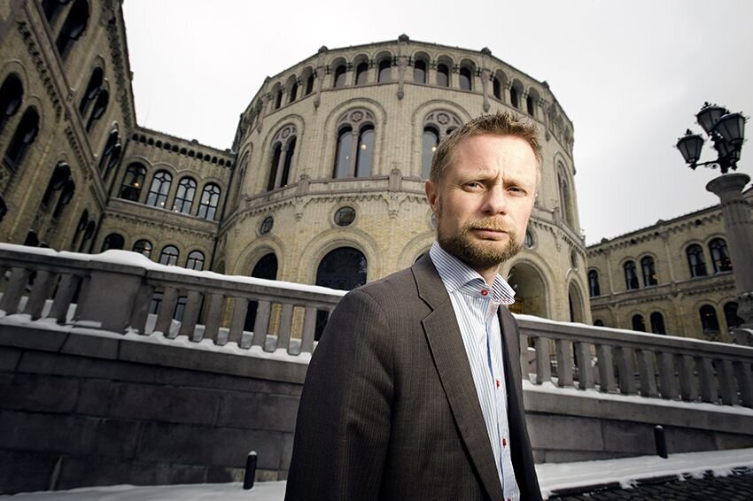 Helseminister Bent Høie utenfor Stortinget