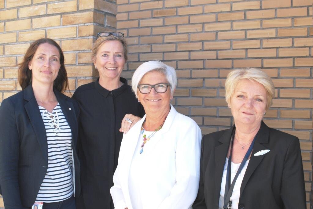 Bildet viser fire medlemmer av programrådet for pårørendeforskning ved Universitetet i Stavanger. Fra venstre: Heidi Dombestein, Kristin Humerfelt, Anne Norheim og Helene Hanssen.