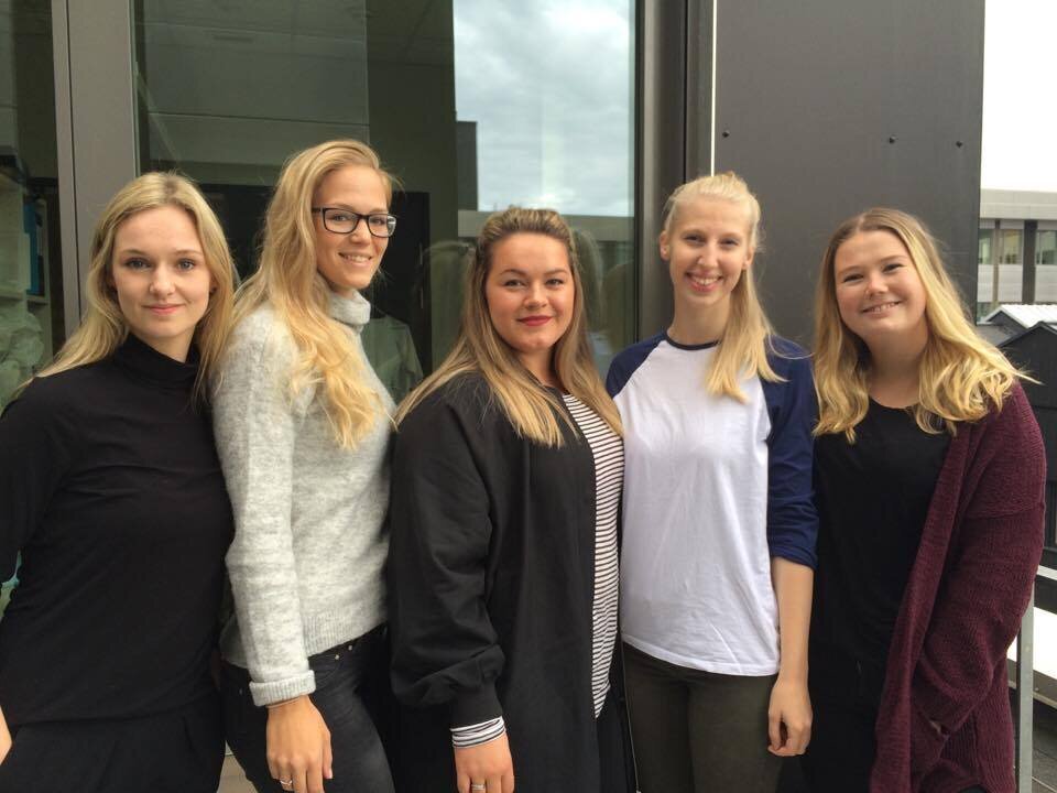 Vigdis Gudmundsdottir, Marianne Jørs, Monica Helen Sæle Kårstad, Britt Helen Grindheim, Amanda Bø Fjell, hpvinfo.hib Bildet viser studentene bak hpvinfo.hib