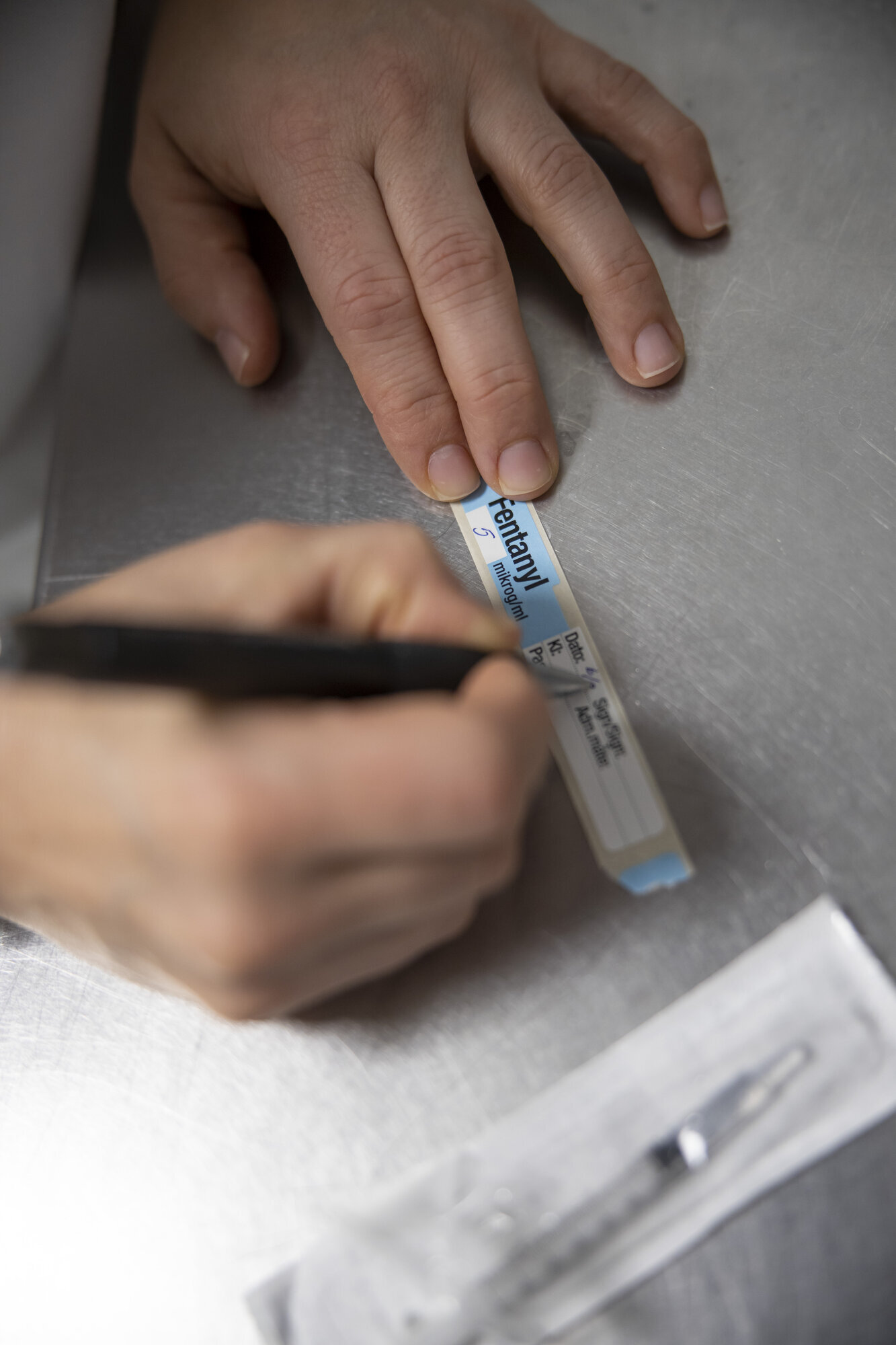 Fentanyl Bildet viser istandgjøring av en dose med fentanyl.