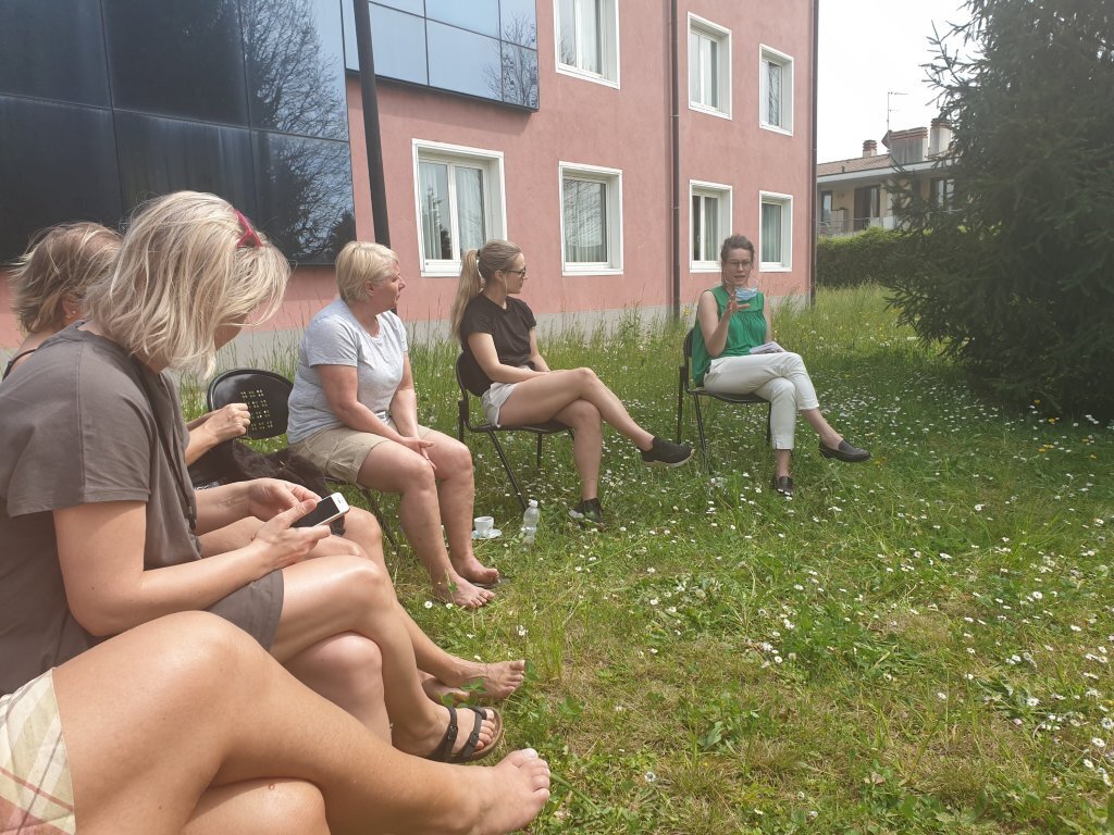 Medisinsk innsatsteam Bildet viser medisinsk innsatsteam som sitter ute.