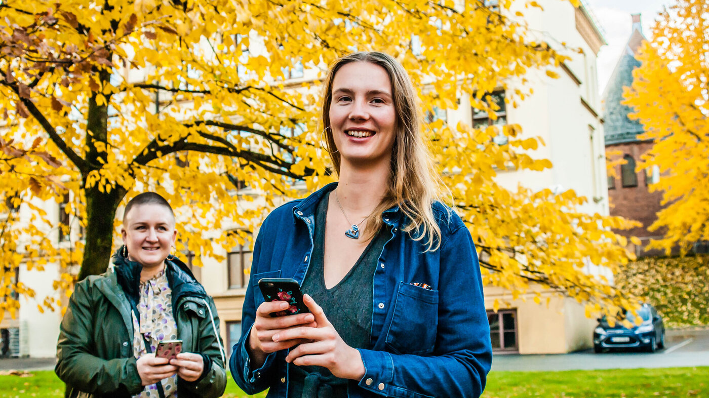 Benedicte Flom og Dina K. Ommundsen har testet ut appen Topp sykepleie Benedicte Flom og Dina K. Ommundsen har testet ut appen Topp sykepleie