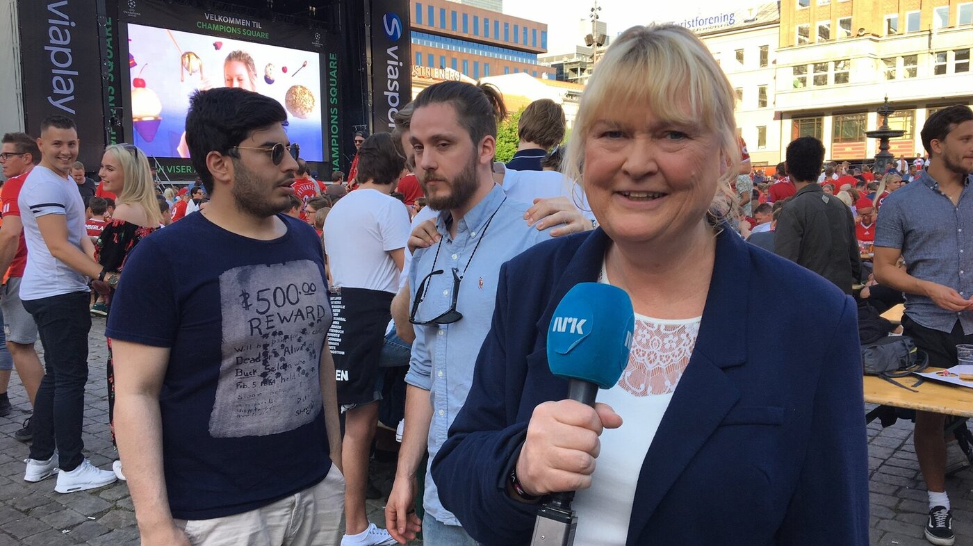 Bildet viser Marianne Rustad Carlsen som journalist og på jobb for NRK