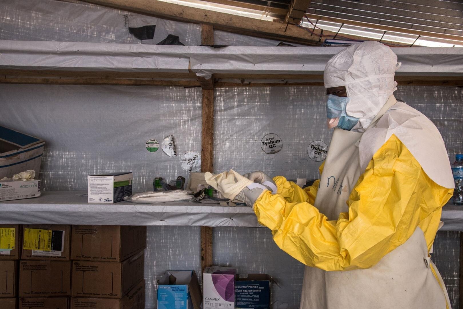 Helsearbeider i Guinea Bildet viser helsearbeider i Guinea