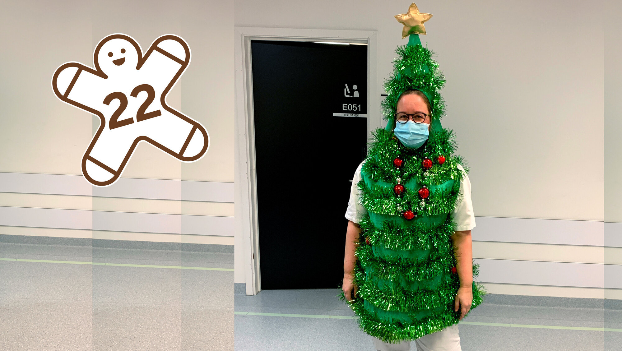 Lege utkledd som juletre Lege utkledd som juletre