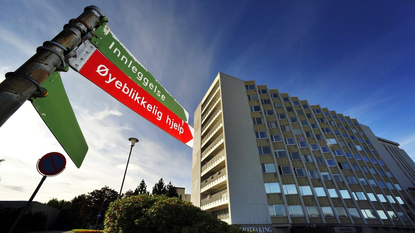 Bildet viser en fasade på Ålesund sjukehus