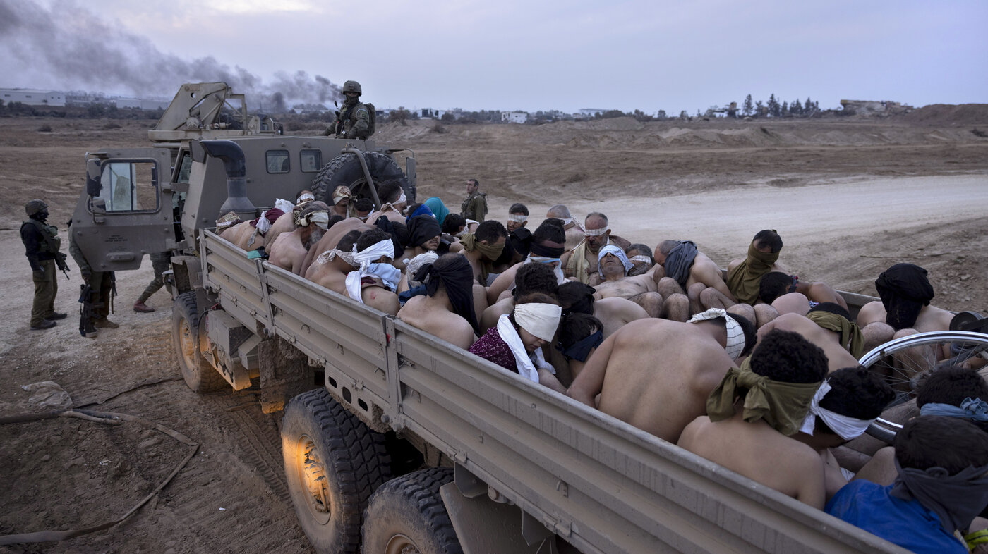 Bilde av palestinske krigsfanger på lasteplan
