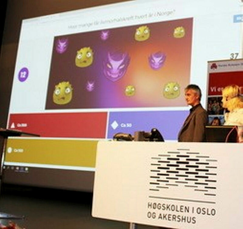 Hpv-møte på HiOA Bildet viser Sveinung Wergeland Sørbye som snakker om svar på Kahoot.