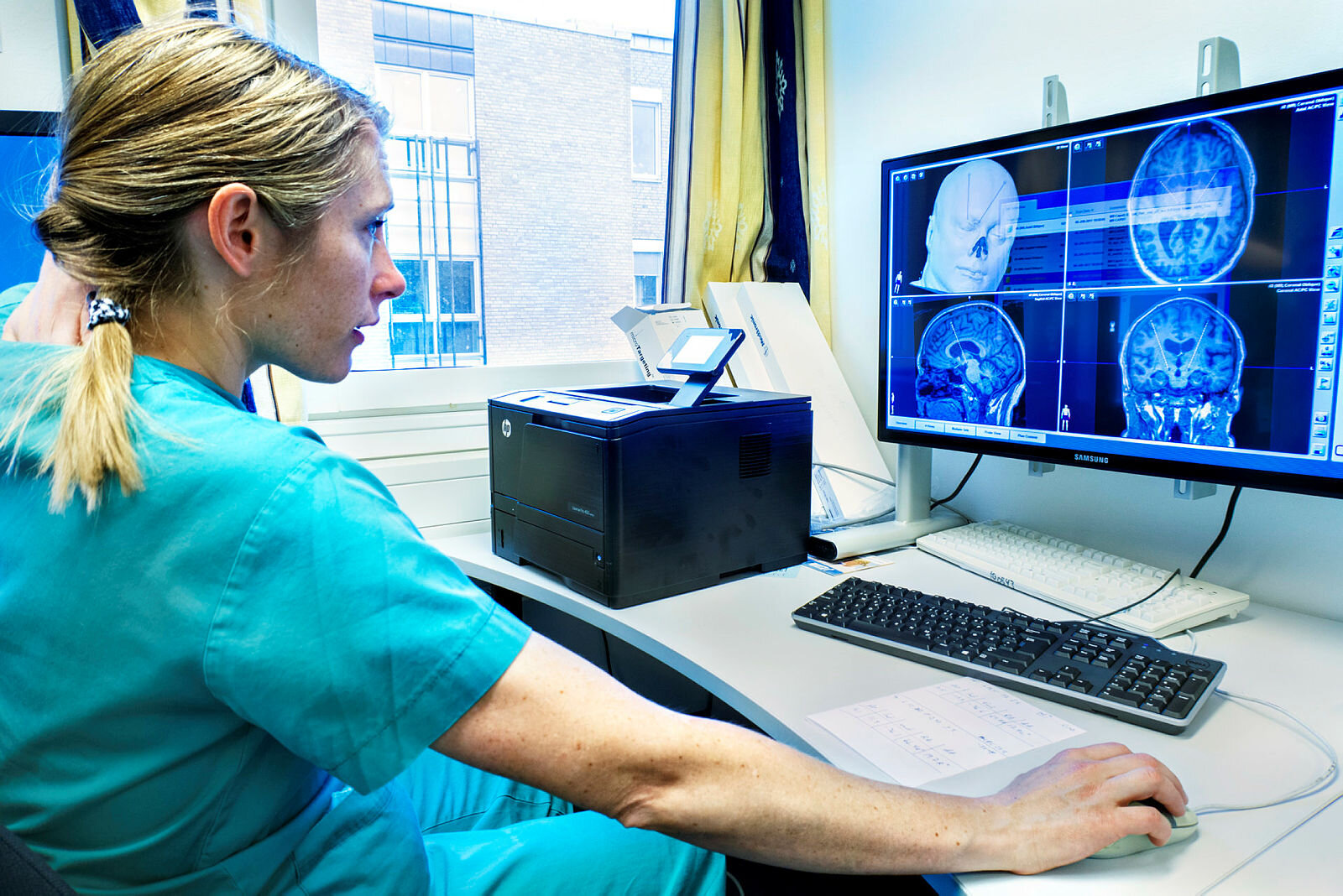 Parkinson-operasjon Nevrokirurg Ane Konglund, Rikshospitalet, OUS