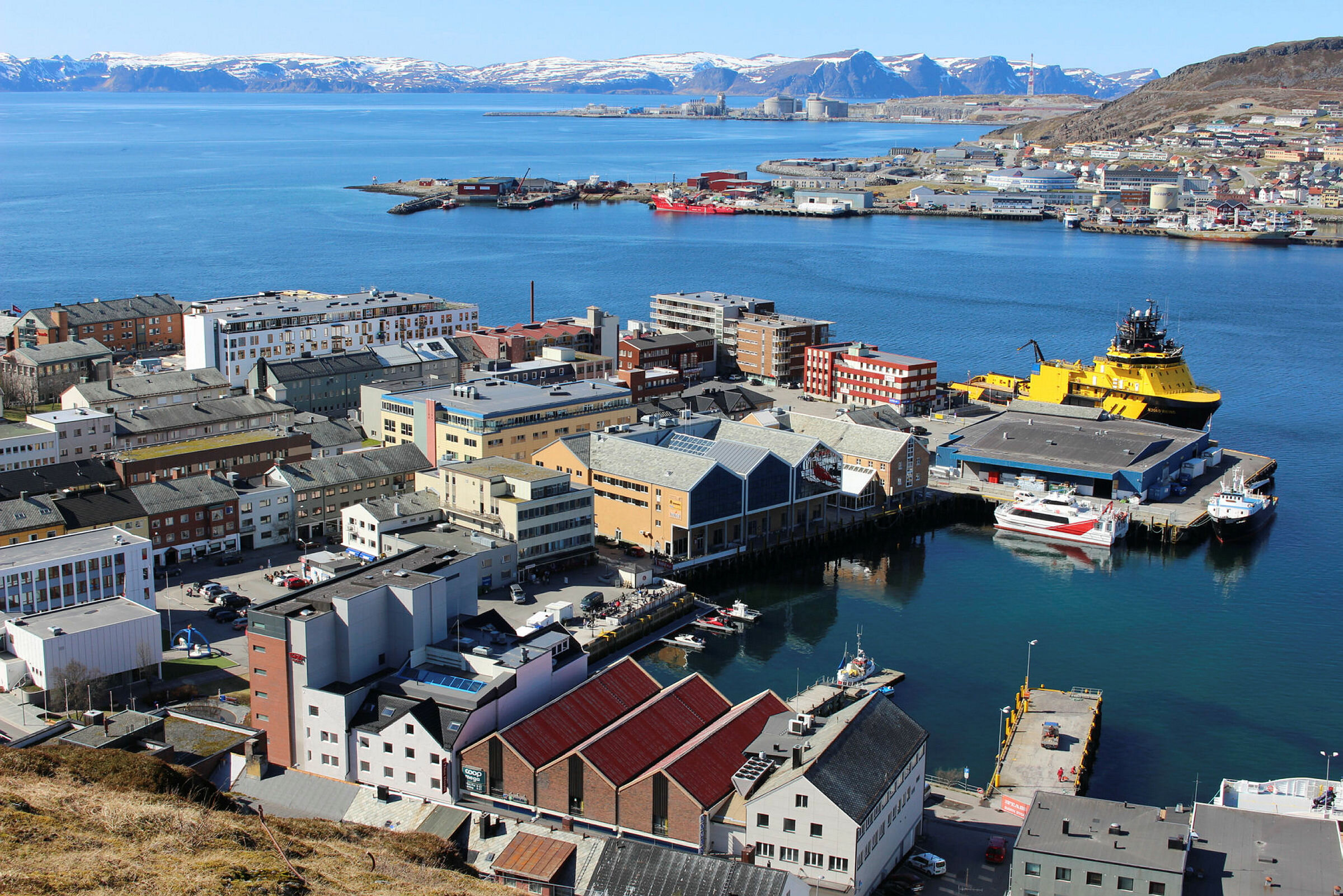 Hammerfest Bildet er et flyfoto av Hammerfest
