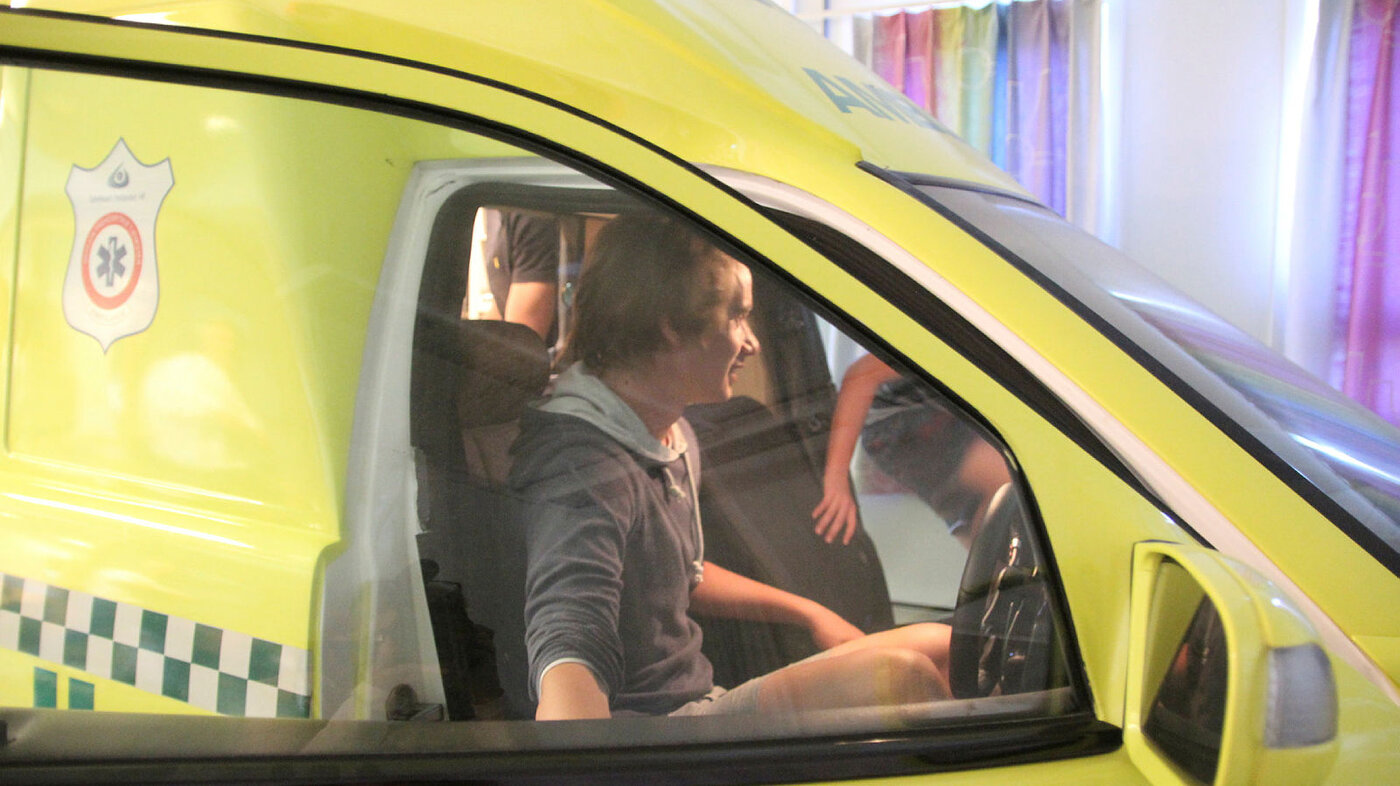 Gutter i 10. klasse besøker sykepleierutdanningen på Gjøvik for å bli kjent med sykepleieryrket.