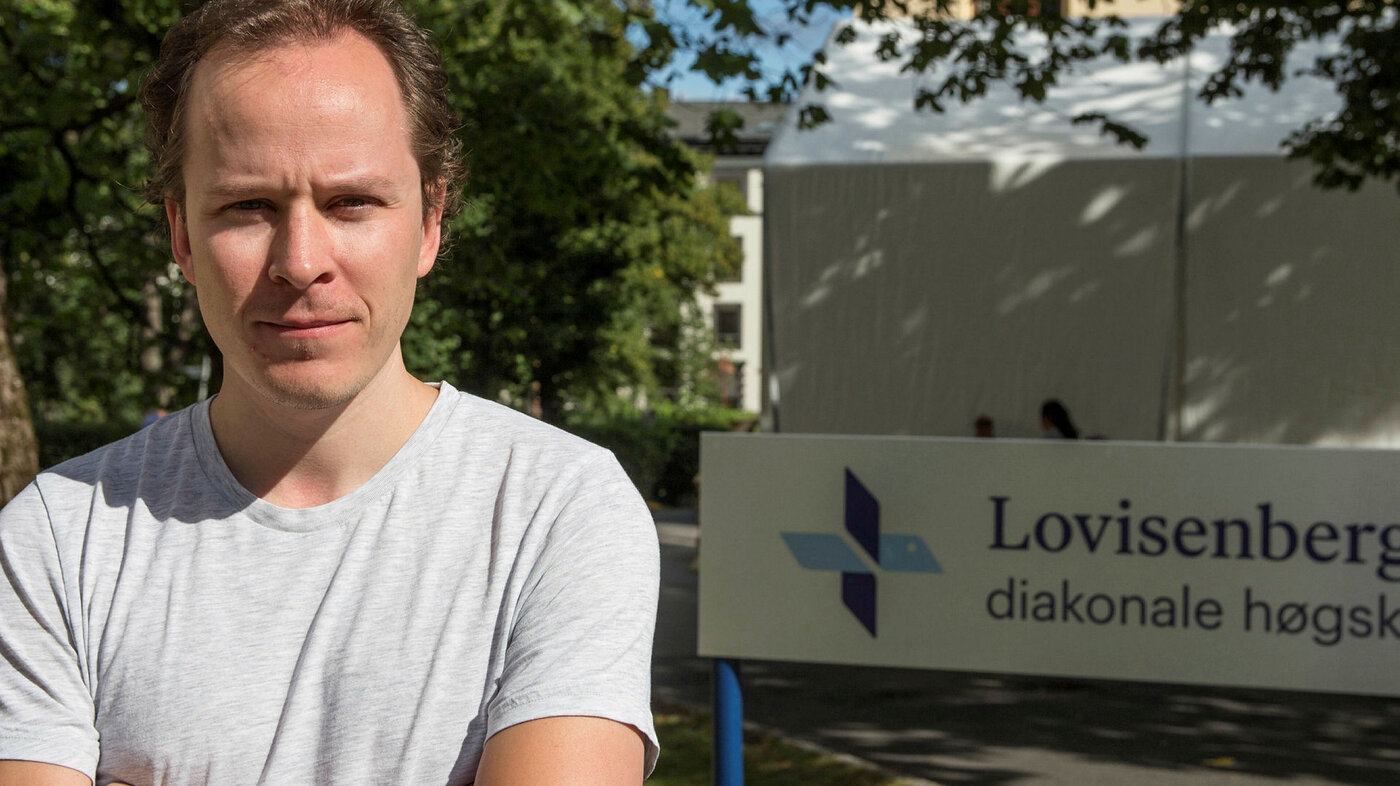 Bildet viser Daniel Stoltenberg, sykepleierstudent ved Lovisenberg diakonale høgskole.