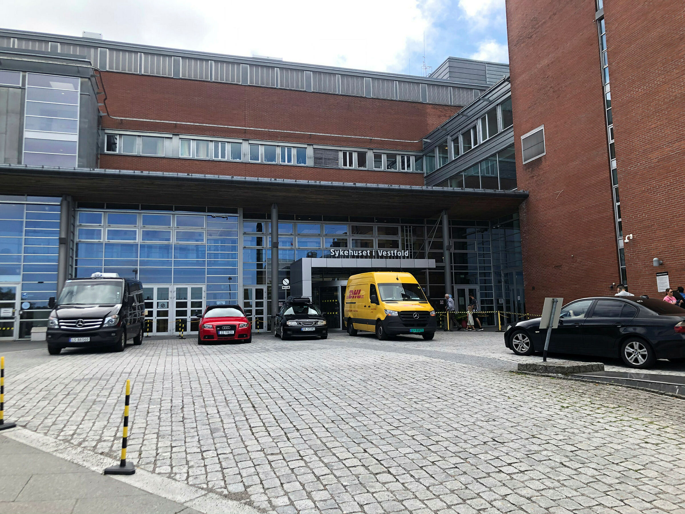 Sykehuset i Vestfold, Tønsberg Bildet viser inngangspartiet til Sykehuset Vestfold i Tønsberg.
