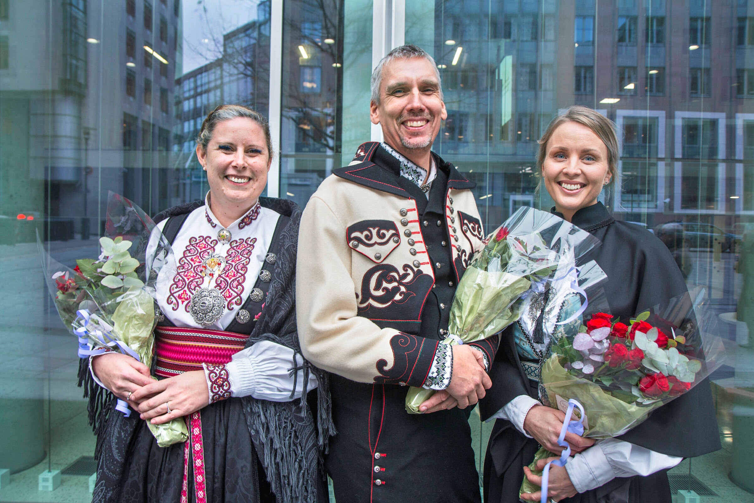 AKS-sykepleiere Birte Marten Oswald, AKS-sykepleier i Midt-Telemark kommune, Jan-Eilert Pedersen, AKS-sykepleier i Notodden kommune,og Kine Myhre-Nilsen, AKS-sykepleier i Drammen kommune.Pedersen og Myhre-Nilsen er henholdsvis nestleder og leder i faggruppen for AKS-sykepleiere i NSF.