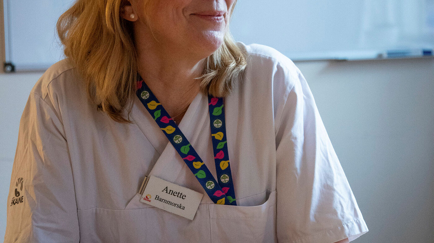Jordmorsentral i Skåne, Sverige Bildet viser den svenske jordmoren Anette Lycke.