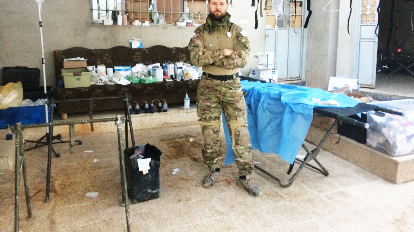 Sykepleier Max-Hendrik Wathne Gelink på hjelpestasjon i Mosul