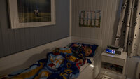 Bildet viser Abel som får søvnen sin registrert hjemme.