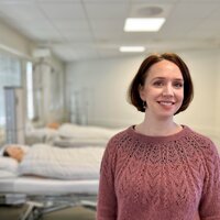 Ingrid Taylor på simuleringslaben ved sykepleierutdanningen i Porsgrunn.
