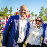 Bildet viser finansminister Trygve Slagsvold Vedum, helse- og omsorgsminister Ingvild Kjerkol og statsminister Jonas Gahr Støre